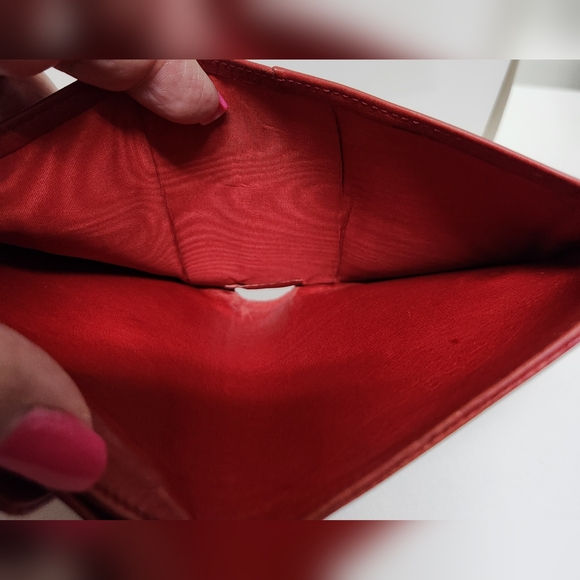 CHANEL CC Caviar Red Leather Bifold Wallet - Picture 11 of 12